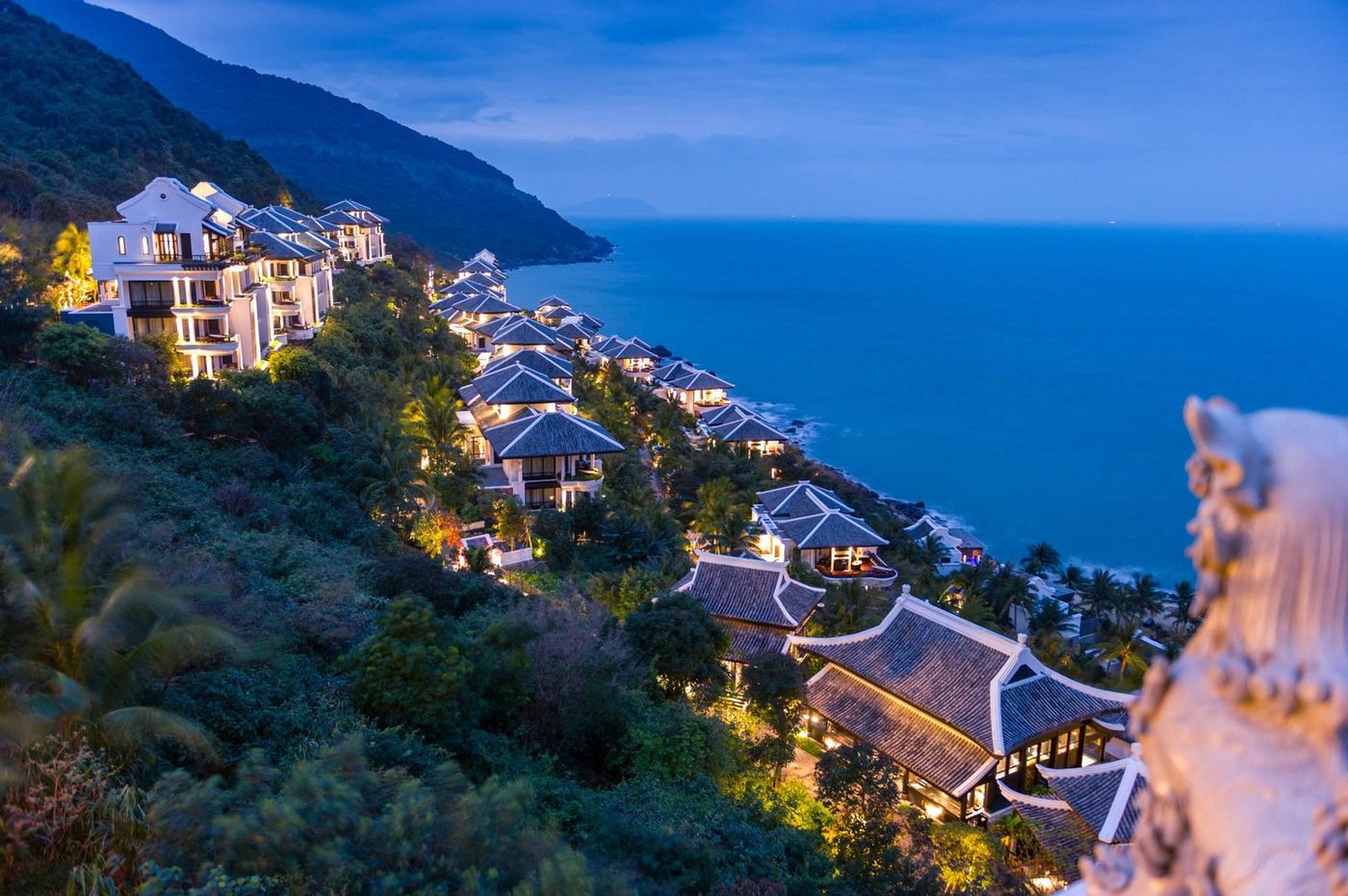 InterContinental Danang Sun Peninsula Resort, ריזורט על צלע ההר מול הים