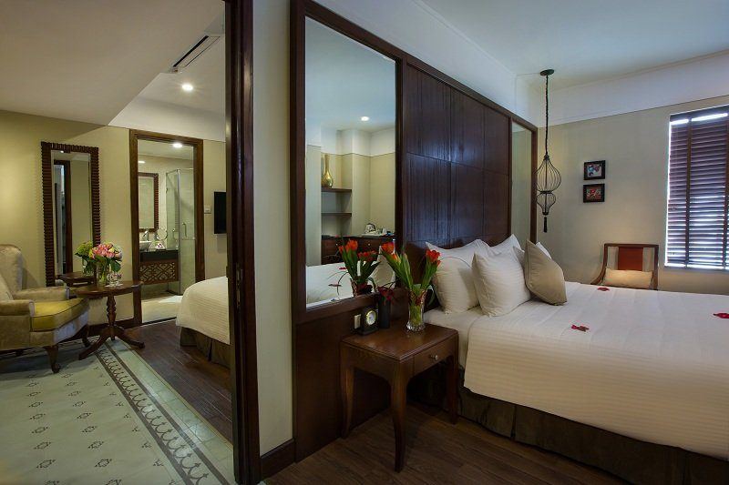 Connecting Room