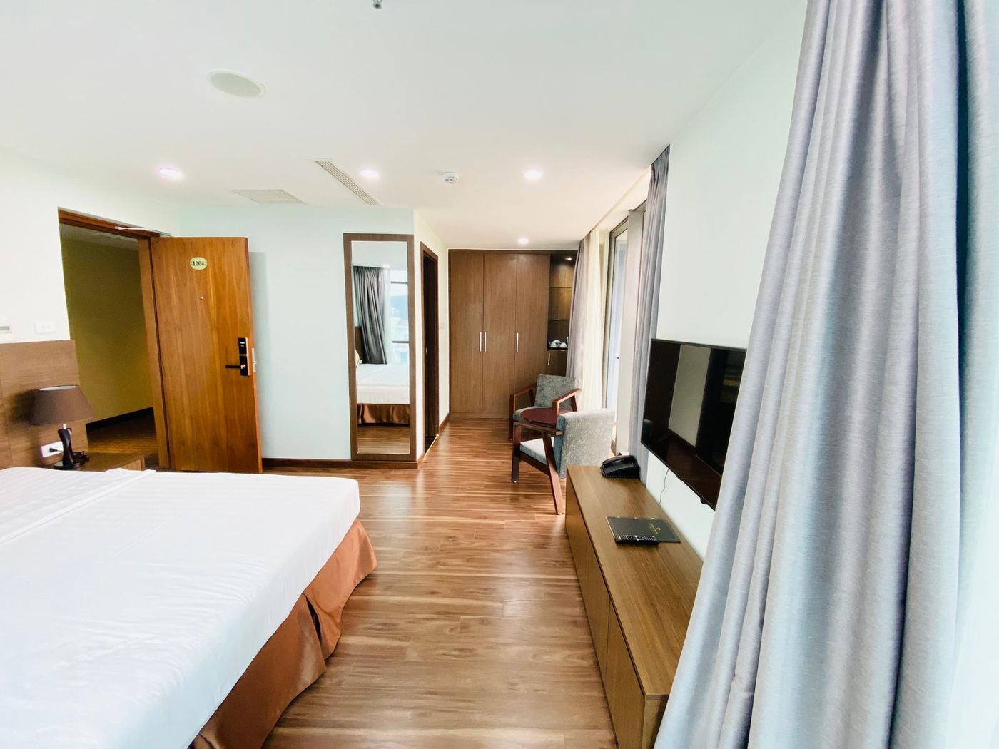 Deluxe City View (30 m²)