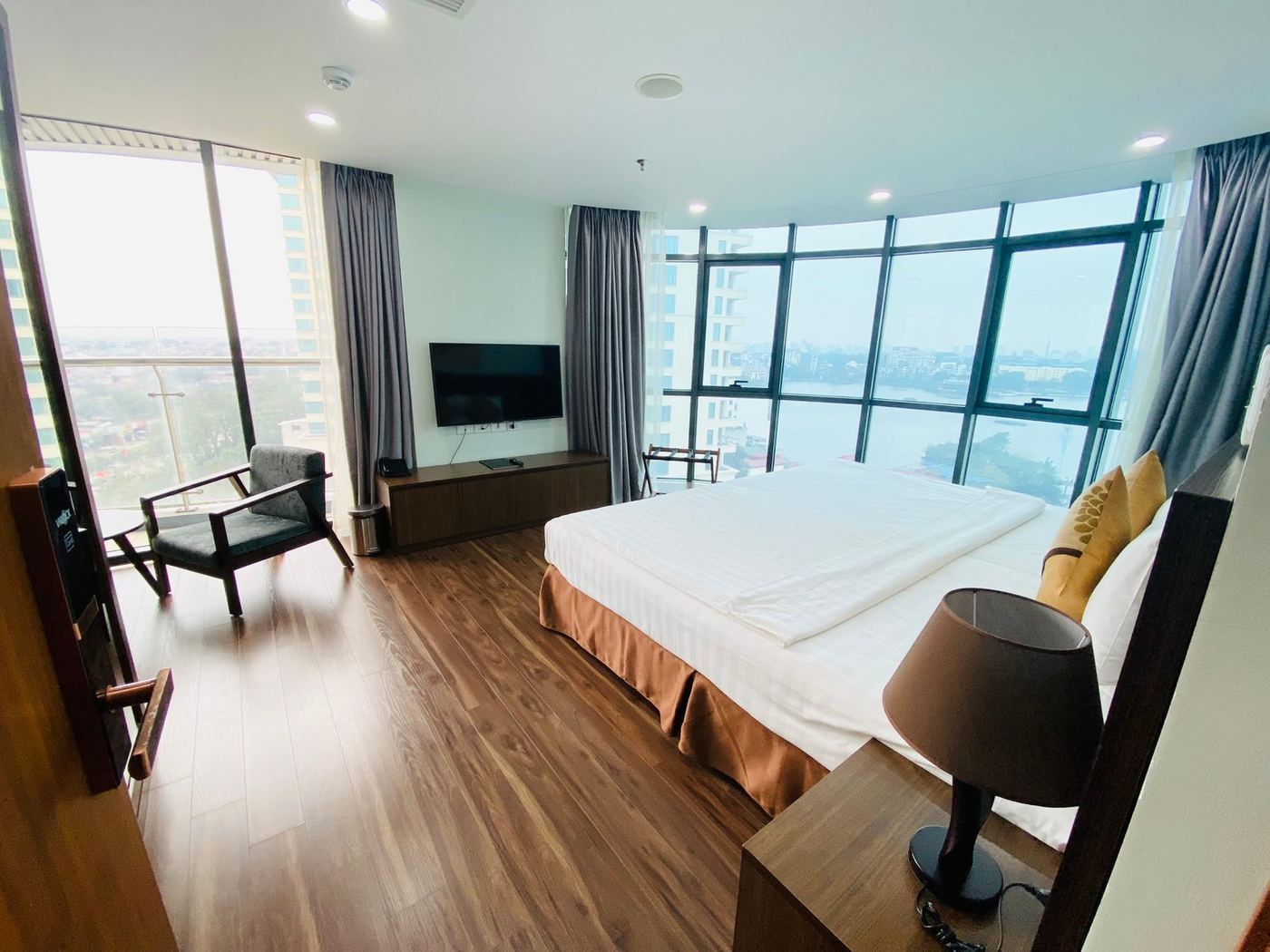 Deluxe Lake View (30 m²)