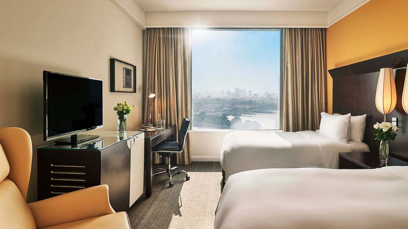 Deluxe Lake View Room (35 m²)