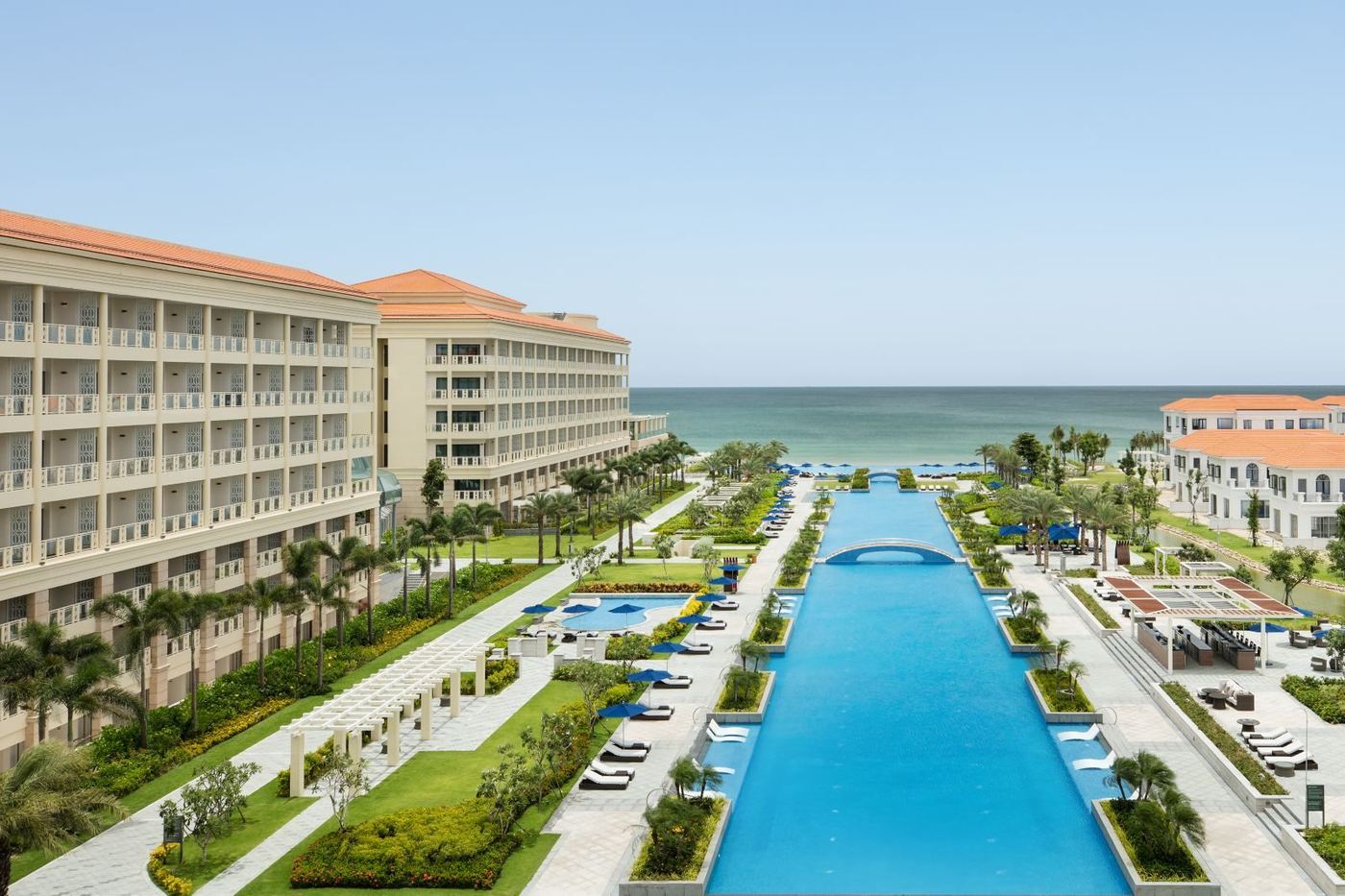 Sheraton Grand Danang Beach Resort & Spa, תמונה 2
